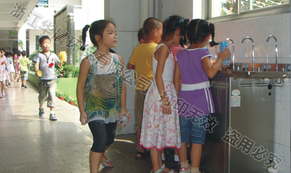 学生直饮水器 学生直饮水器